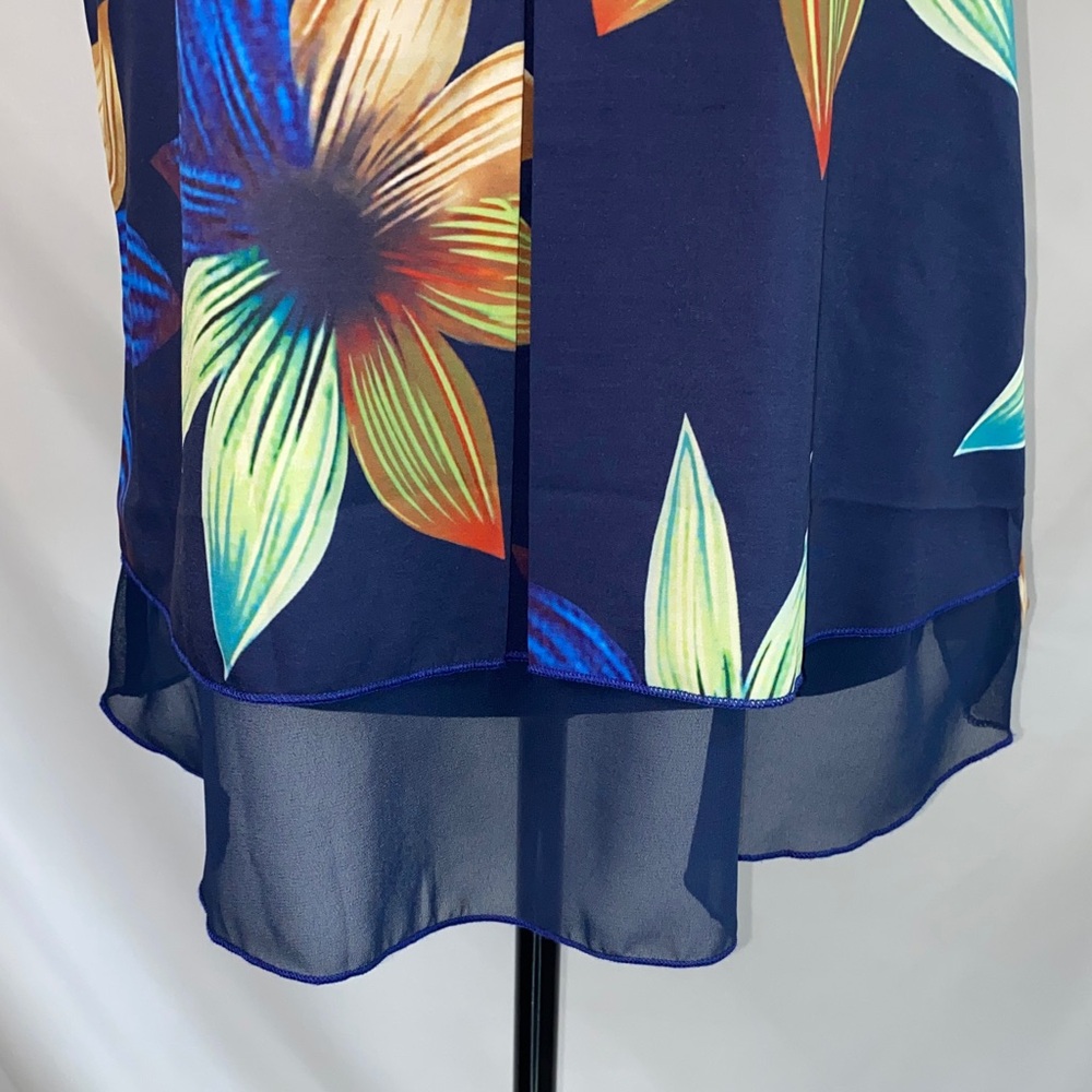 Tropical Floral Layered Women's Top Large - Picture 3 of 9